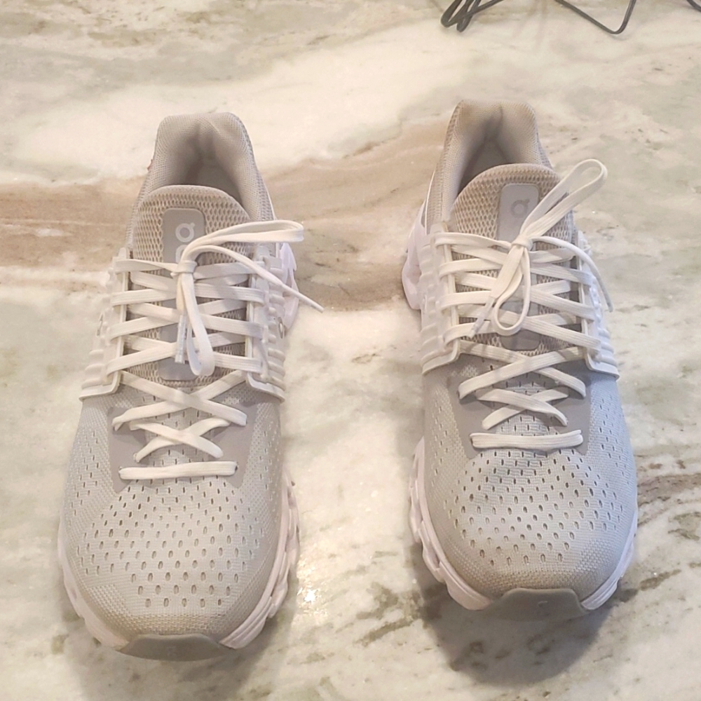 Womens On Running Cloudswift Size 8.5